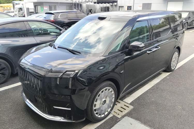Zeekr 009 2024 GAC Trumpchi