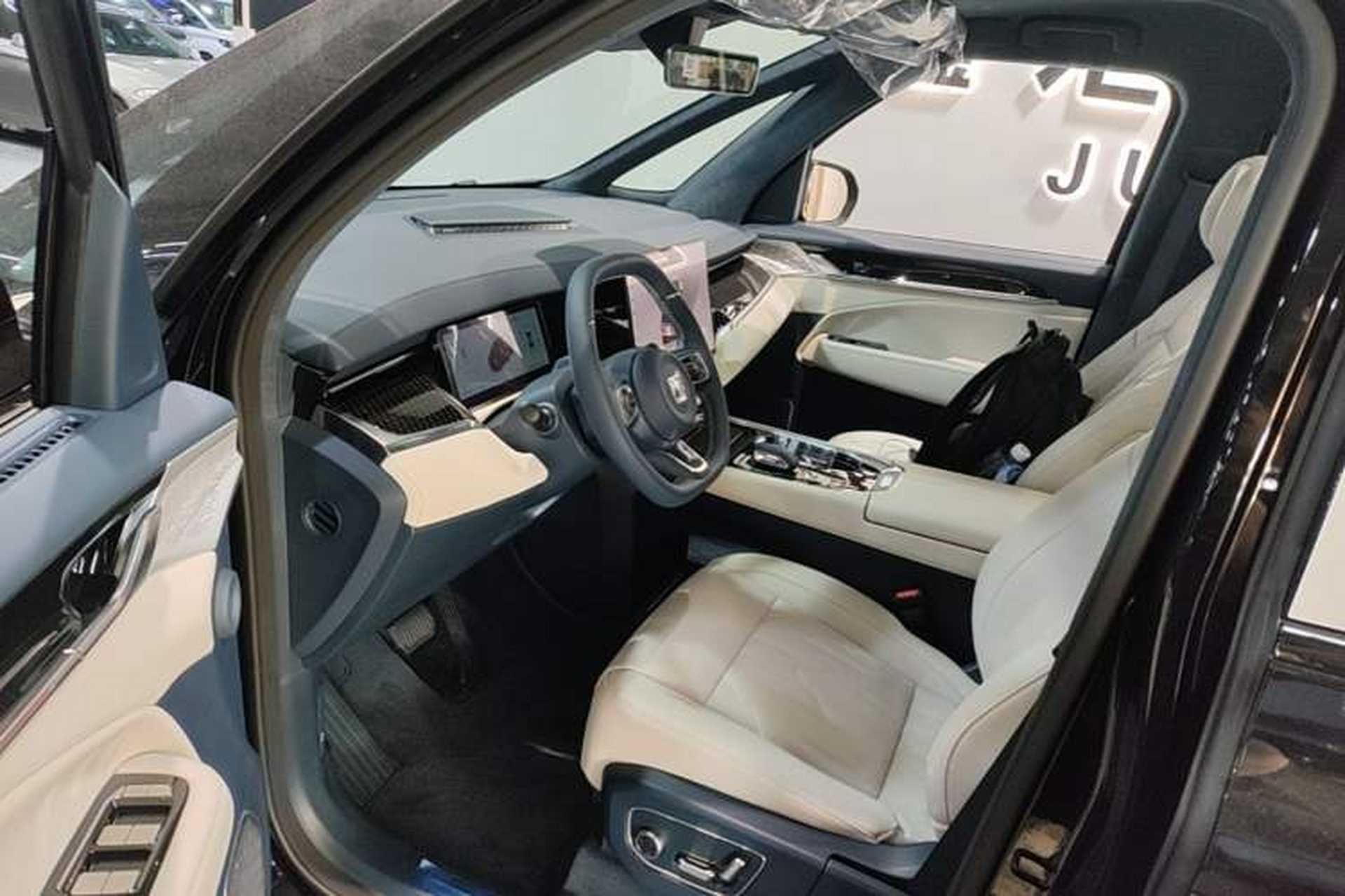 Used Zeekr 009 2024 7-Seater Walk-through Version 4WD 140 kWh Driver Seat