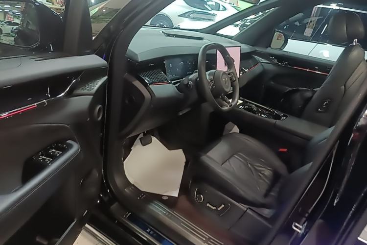 Used Zeekr 009 2024 7-Seater Walk-Through Version Four-Wheel Drive 108 kWh Driver Seat