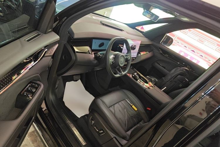Used Zeekr 009 2024 Six-Seat Executive Version 4WD 108 kWh Driver Seat