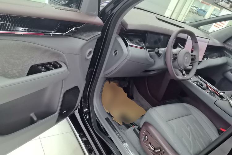Used Zeekr 009 2024 Six-Seat Executive Version 4WD 108 kWh Driver Seat