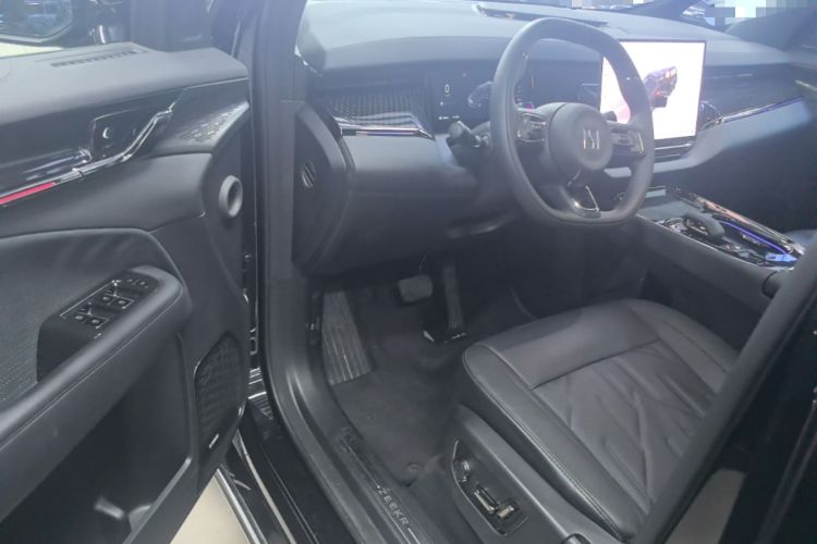 Used Zeekr 009 2024 Six-Seat Executive Version 4WD 108 kWh Driver Seat