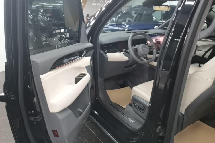 Used Zeekr 009 2024 Six-Seat Executive Version 4WD 108 kWh Driver Seat