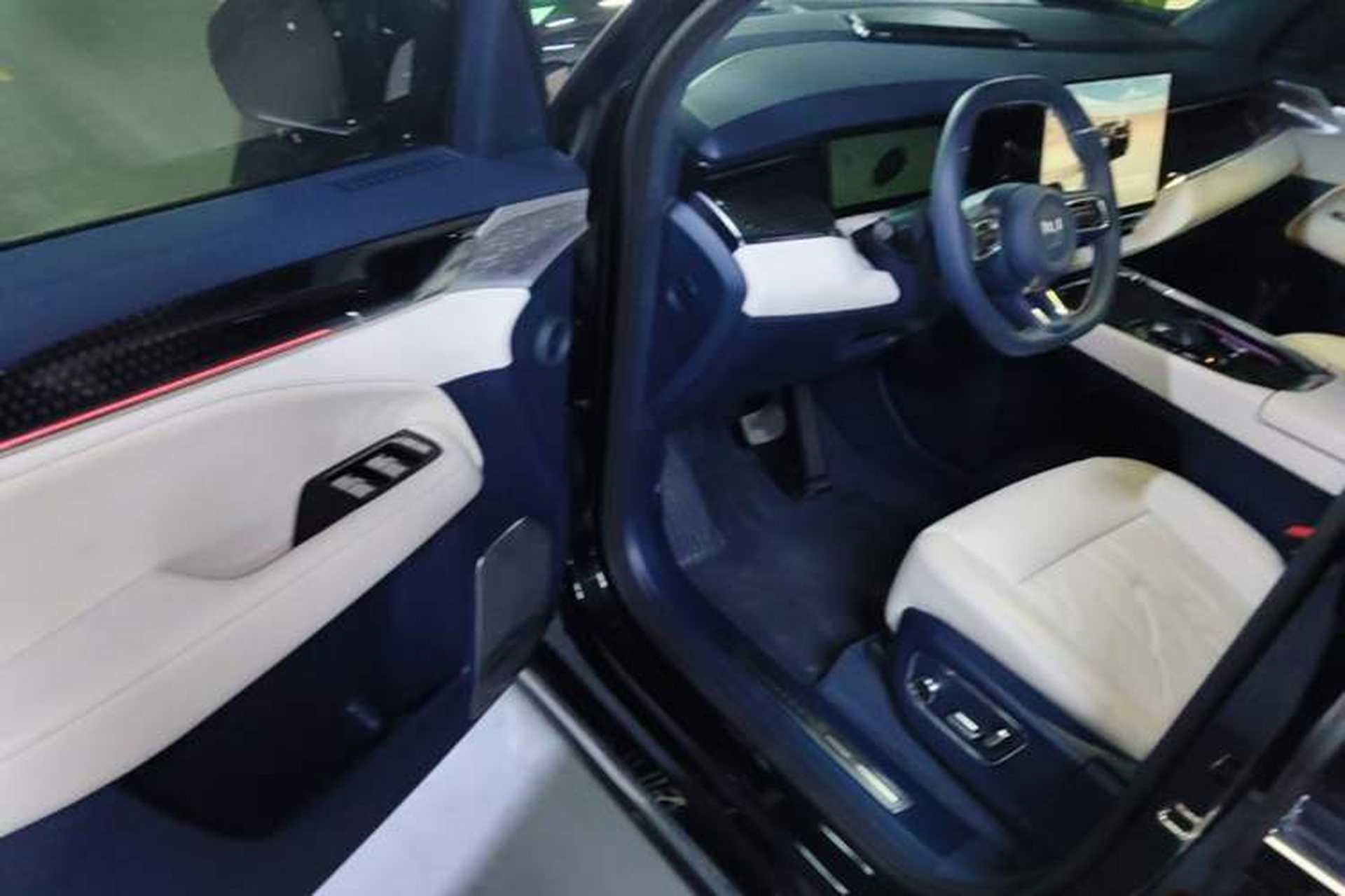 Used Zeekr 009 2024 7-Seater Aisle Version 108 kWh Driver Seat