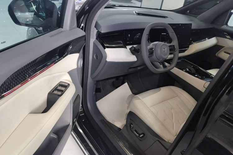 Used Zeekr 009 2024 Six-Seat Executive Version 4WD 140 kWh Driver Seat