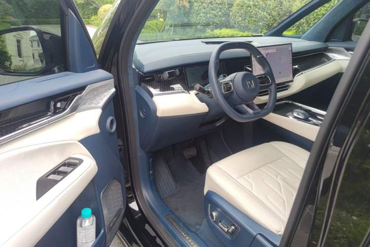Used Zeekr 009 2024 Six-Seat Executive Version 4WD 108 kWh Driver Seat