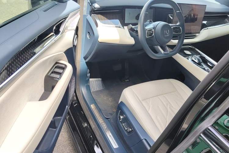 Used Zeekr 009 2024 Six-Seat Executive Version 4WD 108 kWh Driver Seat
