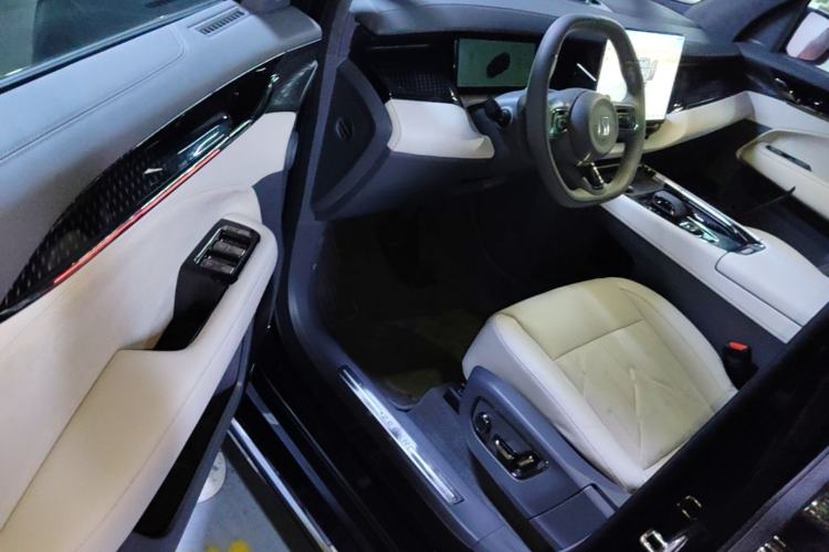 Used Zeekr 009 2024 Six-Seat Executive Version 4WD 108 kWh Driver Seat