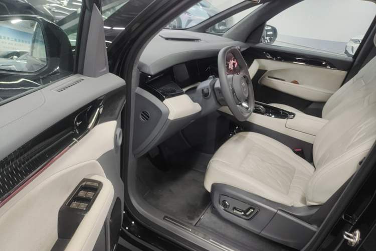 Used Zeekr 009 2024 Six-Seat Executive Version 4WD 108 kWh Driver Seat
