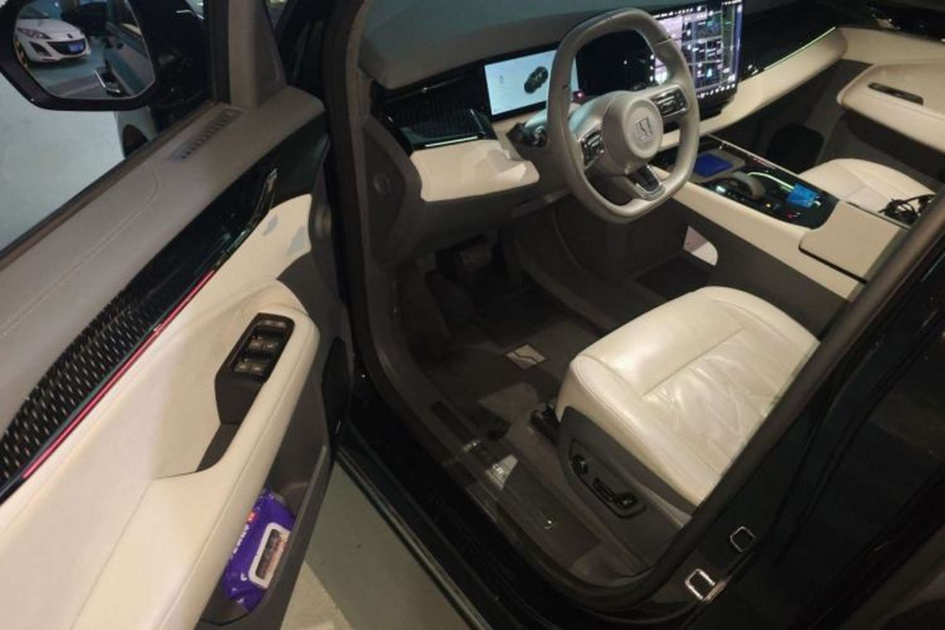 Used Zeekr 009 2024 7-Seater Aisle Version 108 kWh Driver Seat