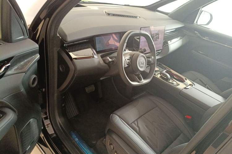 Used Zeekr 009 2024 Six-Seat Executive Version 4WD 108 kWh Driver Seat