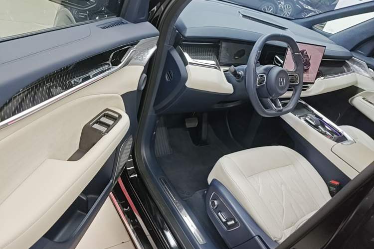 Used Zeekr 009 2024 7-Seater Walk-Through Version Four-Wheel Drive 108 kWh Driver Seat