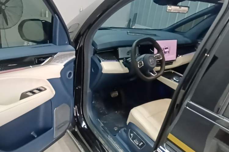 Used Zeekr 009 2024 Six-Seat Executive Version 4WD 108 kWh Driver Seat