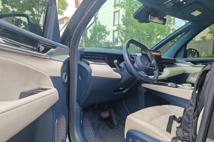 Used Zeekr 009 2024 Six-Seat Executive Version 4WD 108 kWh Driver Seat