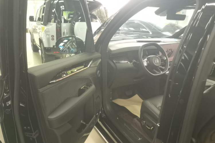 Used Zeekr 009 2024 Six-Seat Executive Version 4WD 108 kWh Driver Seat