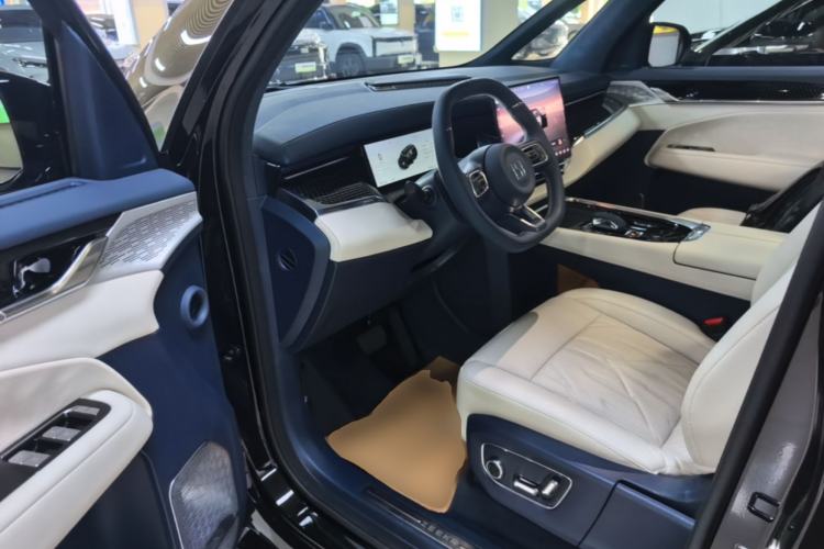 Used Zeekr 009 2024 Six-Seat Executive Version 4WD 108 kWh Driver Seat