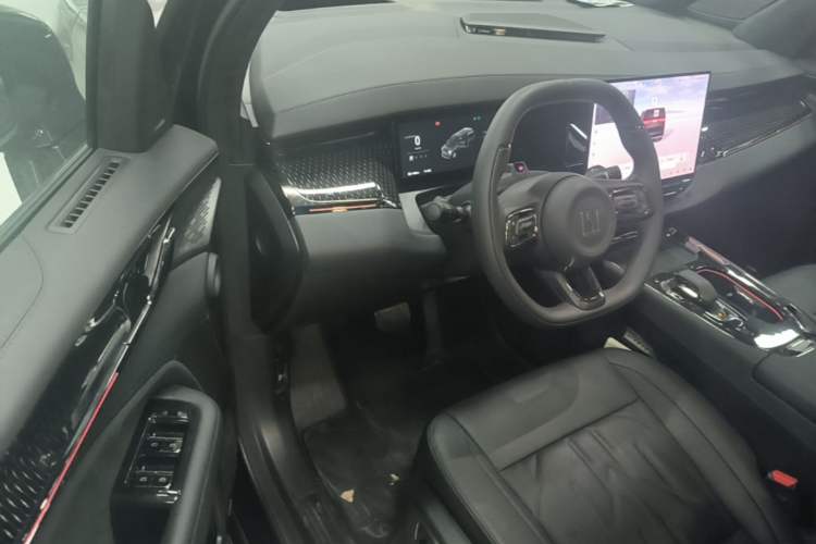 Used Zeekr 009 2024 7-Seater Walk-Through Version Four-Wheel Drive 108 kWh Driver Seat