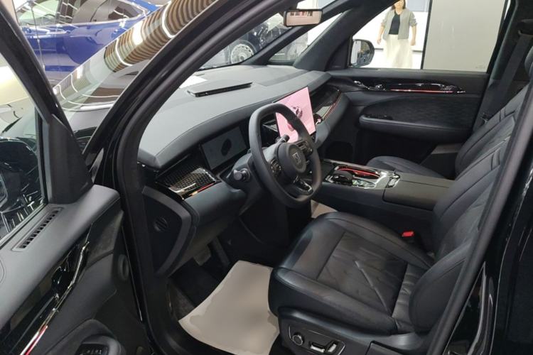 Used Zeekr 009 2024 7-Seater Walk-Through Version Four-Wheel Drive 108 kWh Driver Seat