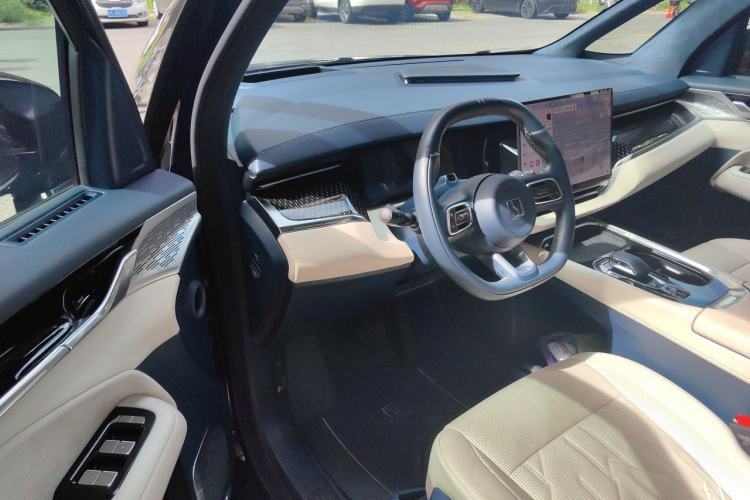 Used Zeekr 009 2024 7-Seater Walk-Through Version Four-Wheel Drive 108 kWh Driver Seat