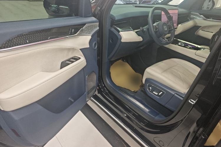 Used Zeekr 009 2024 7-Seater Walk-Through Version Four-Wheel Drive 108 kWh Driver Seat
