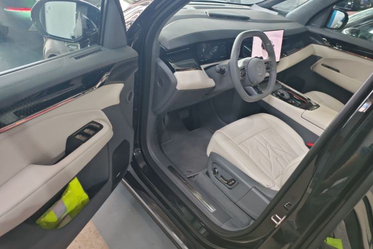 Used Zeekr 009 2024 Six-Seat Executive Version 4WD 108 kWh Driver Seat