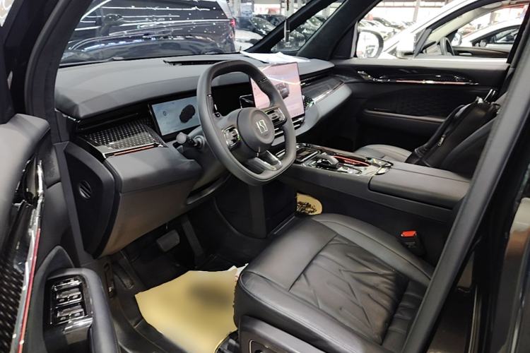 Used Zeekr 009 2024 7-Seater Aisle Version 108 kWh Driver Seat