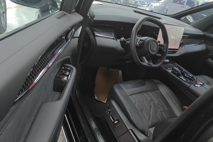 Used Zeekr 009 2024 7-Seater Aisle Version 108 kWh Driver Seat