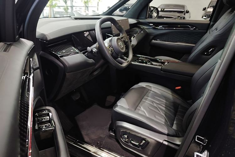 Used Zeekr 009 2024 Six-Seat Executive Version 4WD 108 kWh Driver Seat