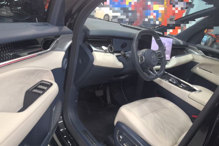Used Zeekr 009 2024 7-Seater Walk-Through Version Four-Wheel Drive 108 kWh Driver Seat