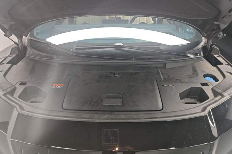 Used Zeekr 009 2024 Six-Seat Executive Version 4WD 108 kWh Engine Bay