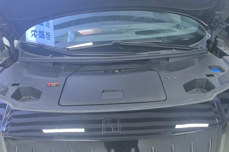 Used Zeekr 009 2024 Six-Seat Executive Version 4WD 108 kWh Engine Bay