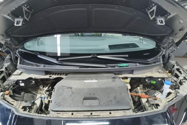 Used Zeekr 009 2024 7-Seater Aisle Version 108 kWh Engine Bay