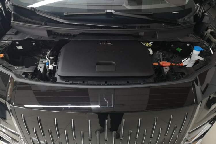 Used Zeekr 009 2024 7-Seater Aisle Version 108 kWh Engine Bay