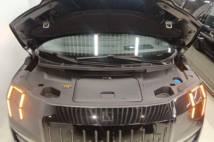 Used Zeekr 009 2024 Six-Seat Executive Version 4WD 108 kWh Engine Bay
