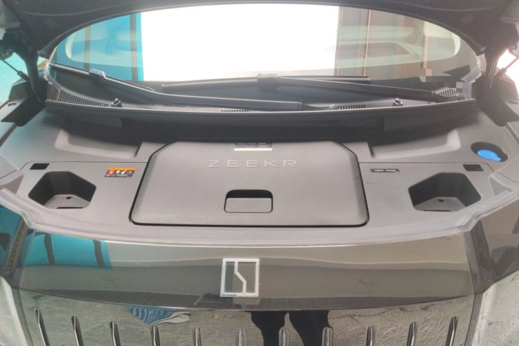 Used Zeekr 009 2024 GAC Trumpchi Engine Bay