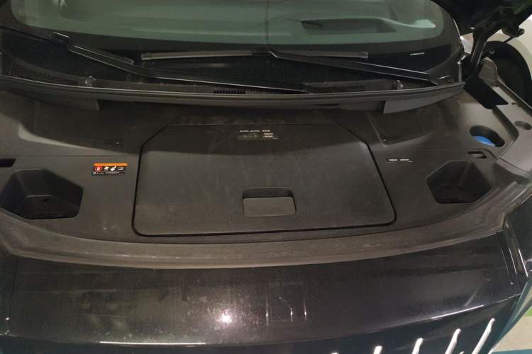 Used Zeekr 009 2024 7-Seater Aisle Version 108 kWh Engine Bay