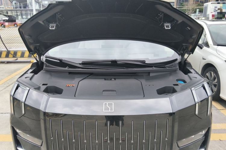 Used Zeekr 009 2024 GAC Trumpchi Engine Bay
