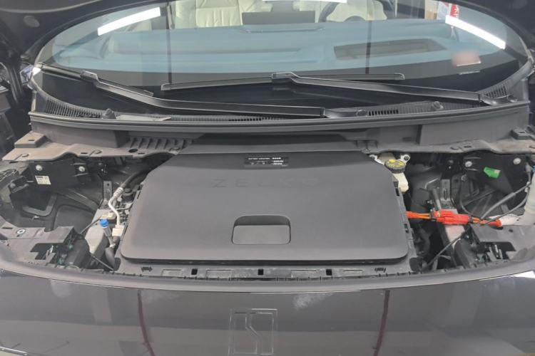 Used Zeekr 009 2024 7-Seater Walk-Through Version Four-Wheel Drive 108 kWh Engine Bay