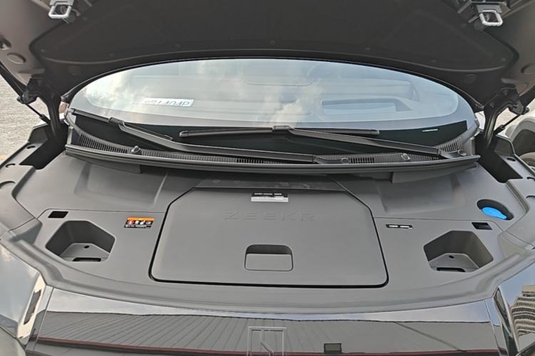 Used Zeekr 009 2024 7-Seater Aisle Version 108 kWh Engine Bay