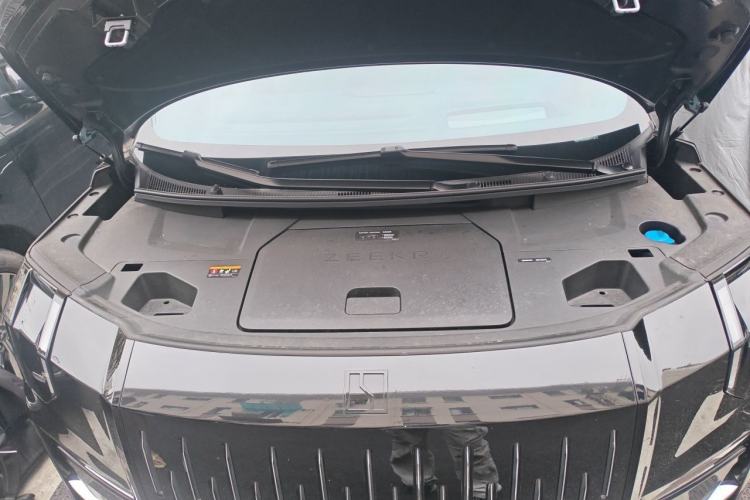 Used Zeekr 009 2024 Six-Seat Executive Version 4WD 108 kWh Engine Bay