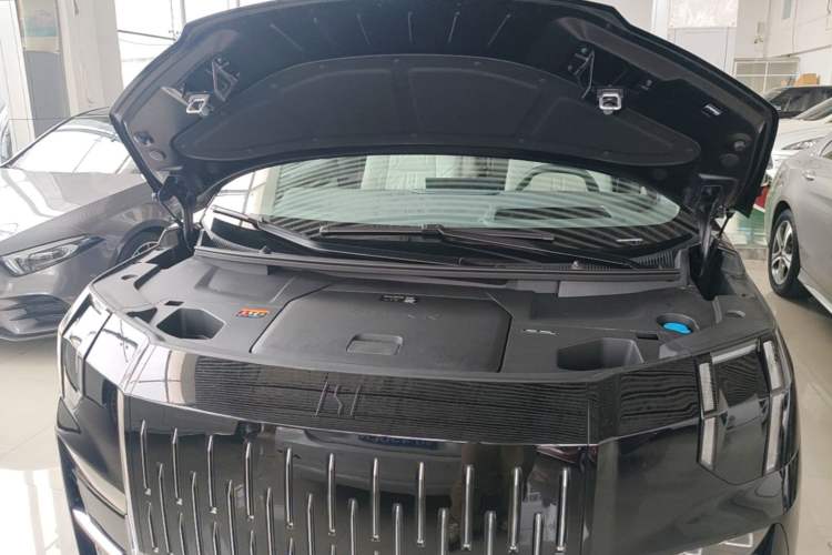 Used Zeekr 009 2024 7-Seater Aisle Version 108 kWh Engine Bay