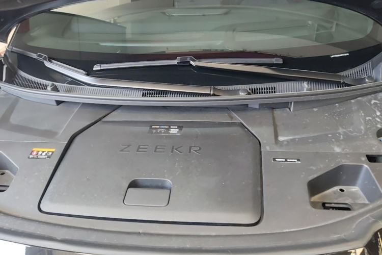Used Zeekr 009 2024 7-Seater Walk-Through Version Four-Wheel Drive 108 kWh Engine Bay