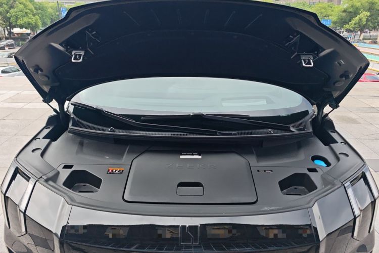 Used Zeekr 009 2024 7-Seater Aisle Version 108 kWh Engine Bay