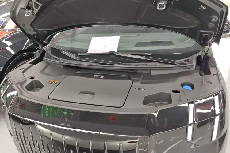 Used Zeekr 009 2024 7-Seater Aisle Version 108 kWh Engine Bay