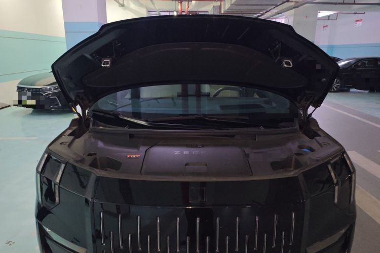 Used Zeekr 009 2024 7-Seater Aisle Version 108 kWh Engine Bay