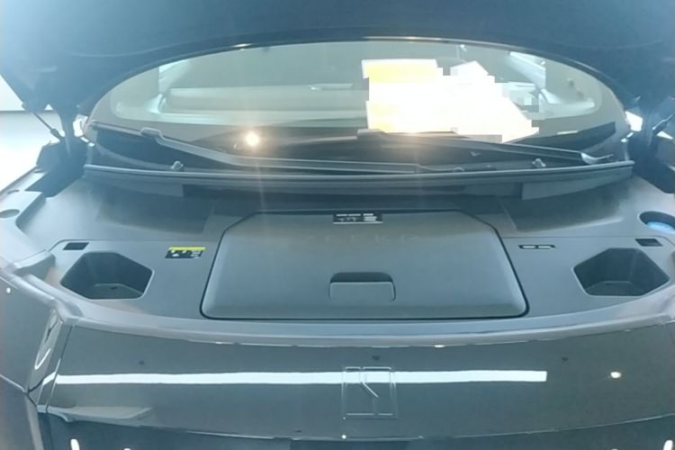 Used Zeekr 009 2024 7-Seater Aisle Version 108 kWh Engine Bay