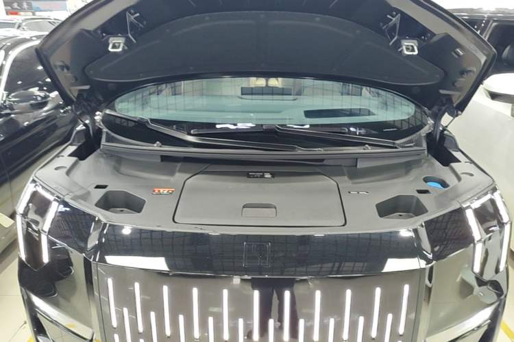 Used Zeekr 009 2024 Six-Seat Executive Version 4WD 108 kWh Engine Bay