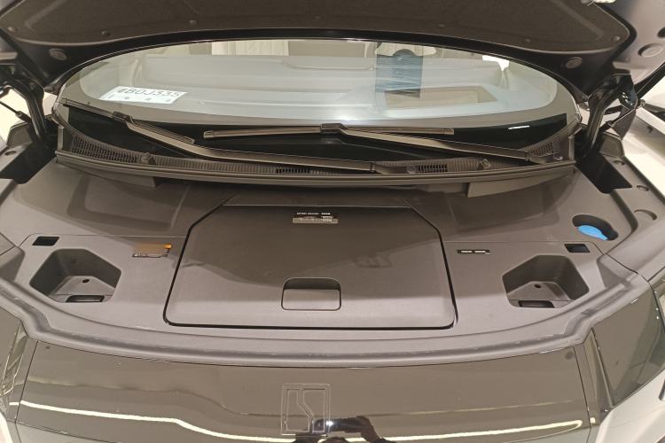 Used Zeekr 009 2024 7-Seater Aisle Version 108 kWh Engine Bay