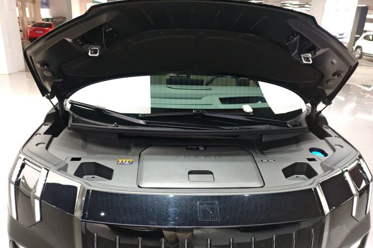 Used Zeekr 009 2024 Six-Seat Executive Version 4WD 108 kWh Engine Bay