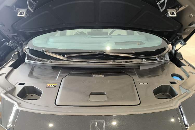 Used Zeekr 009 2024 Six-Seat Executive Version 4WD 108 kWh Engine Bay
